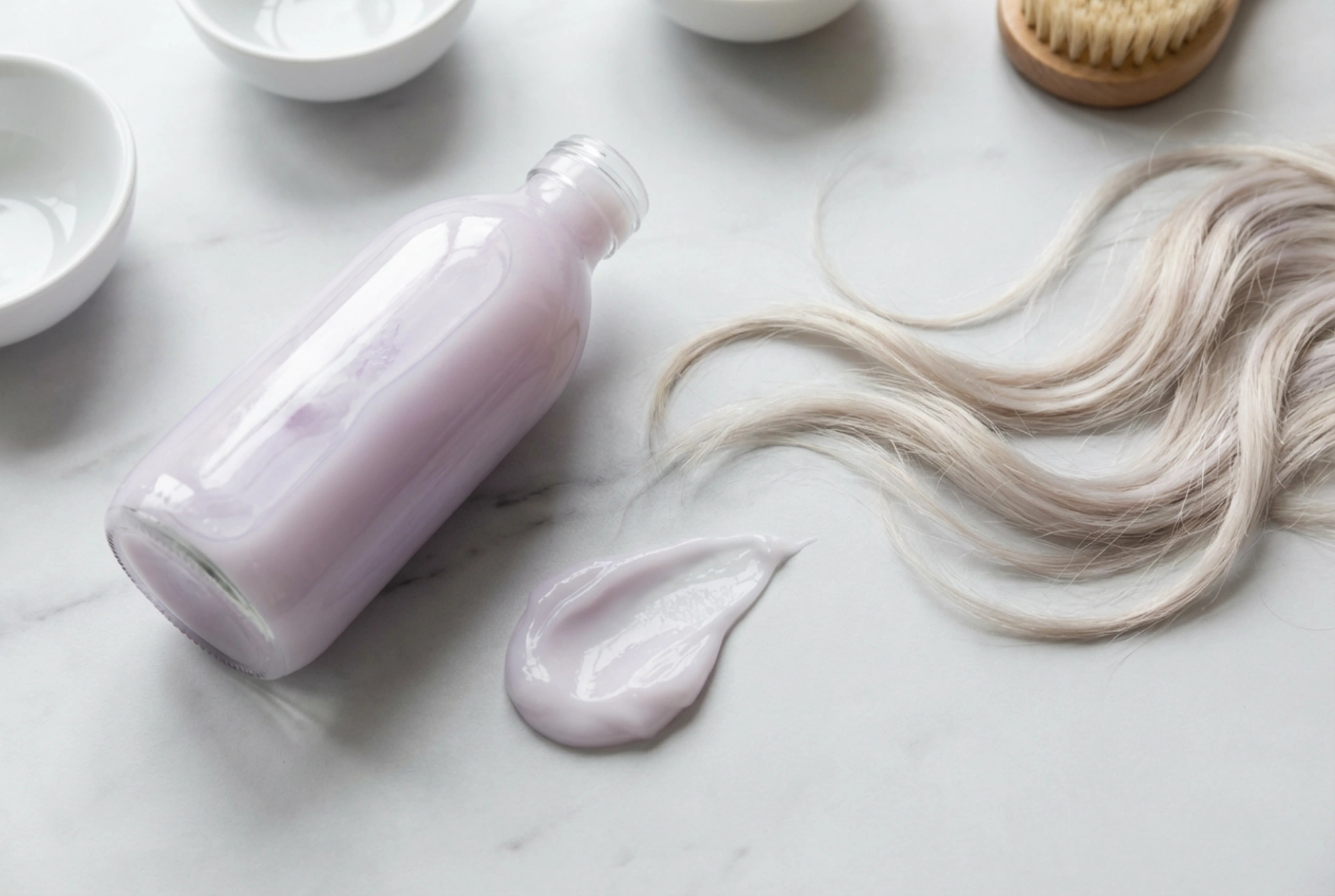 Jak dobrać odżywkę do włosów blond i stosować ją, by nie żółkły