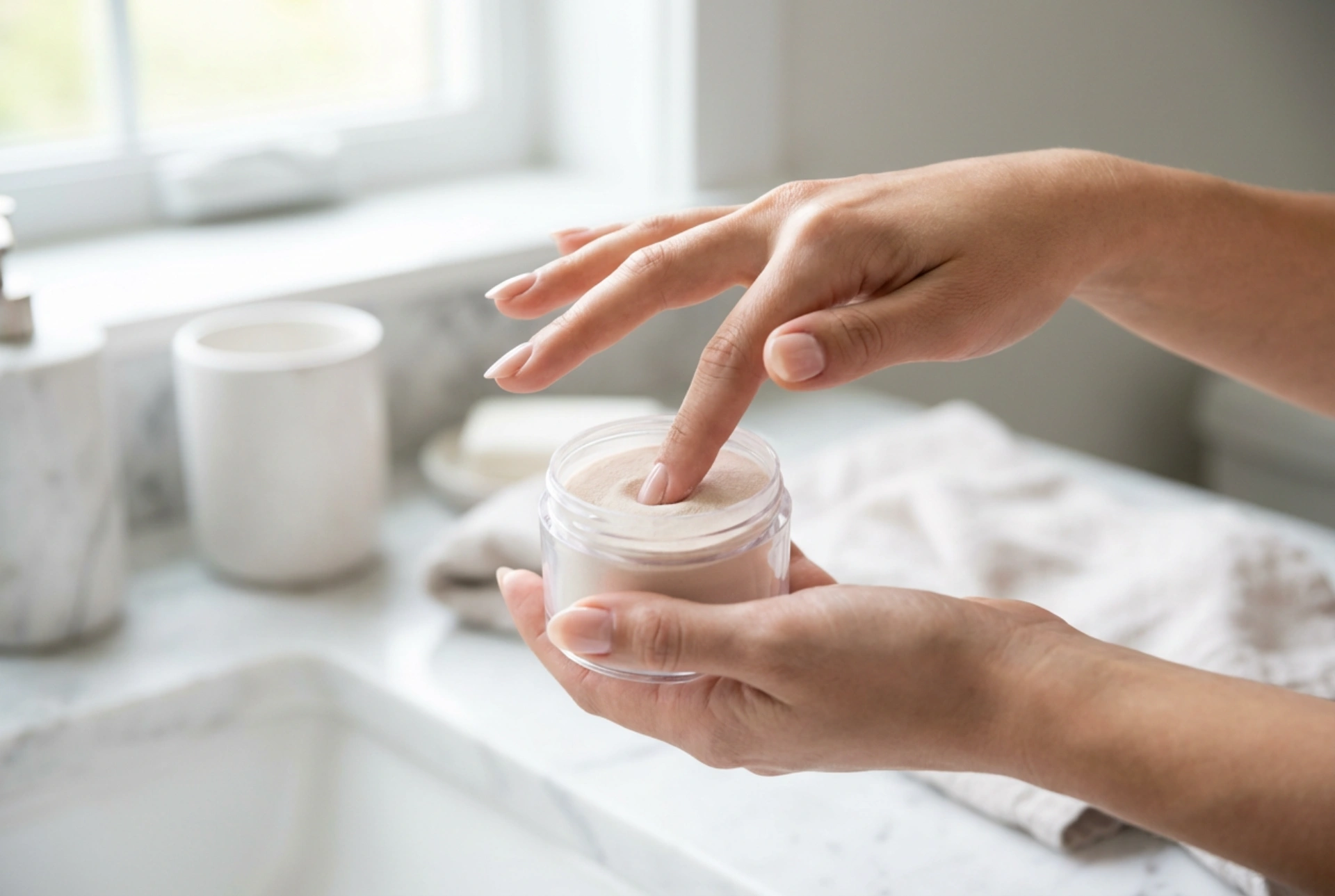 Paznokcie tytanowe krok po kroku: przygotowanie płytki i zanurzanie