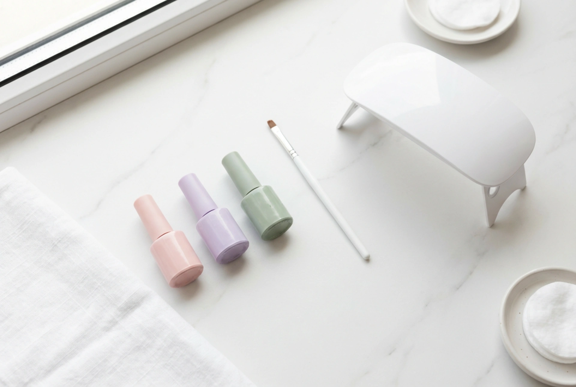 Żel hybrydowy w manicure: zastosowanie, utwardzanie i najczęstsze błędy